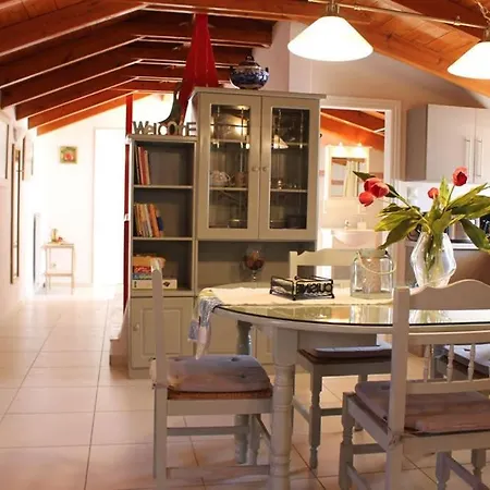 New Independent Loft, 360⁰ View, 5' Beach/center *