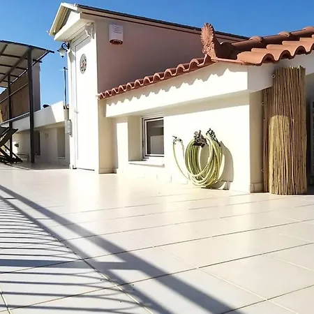 New Independent Loft, 360⁰ View, 5' Beach/center Kalamata