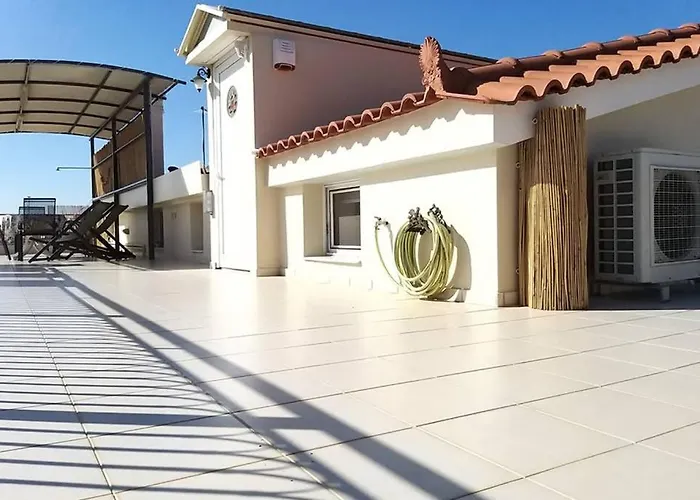 New Independent Loft, 360⁰ View, 5' Beach/center Kalamata