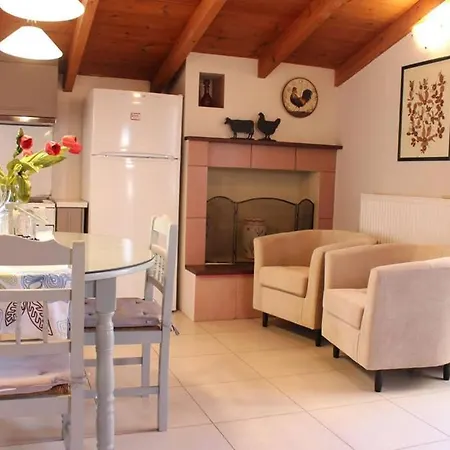 New Independent Loft, 360⁰ View, 5' Beach/center * Kalamata