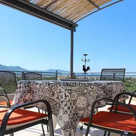 New Independent Loft, 360⁰ View, 5' Beach/center *
