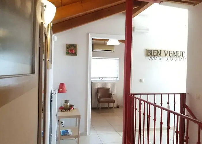 New Independent Loft, 360⁰ View, 5' Beach/center Kalamata